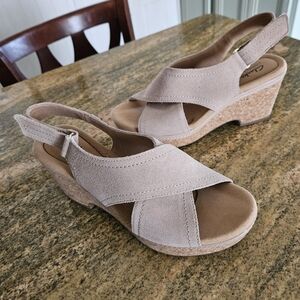 Clarks Beige Suede Slingback Wedge Sandals Brand NEW -- Sz 8.5